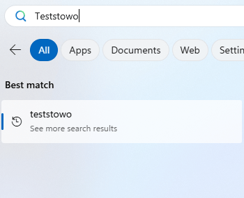숨긴 뒤 Windows 검색의 Best match. 앱 결과 없이 웹 검색 제안만 표시됩니다.